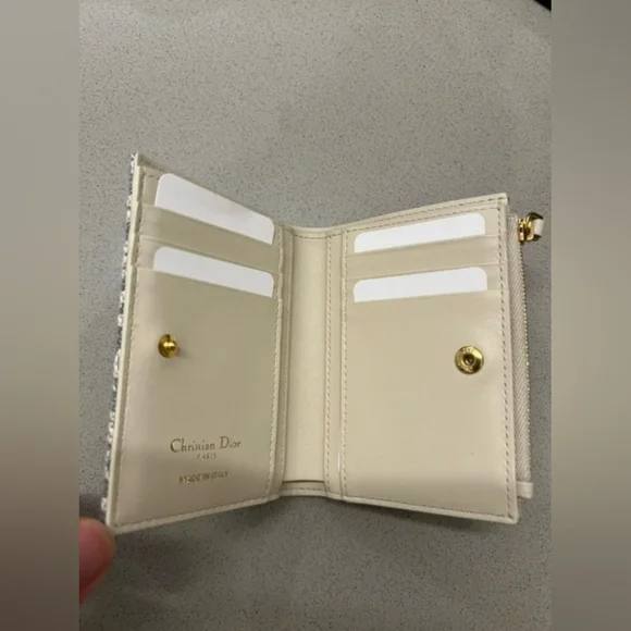 Dior 30 Montaigne Dahlia Wallet - Picture 7 of 9